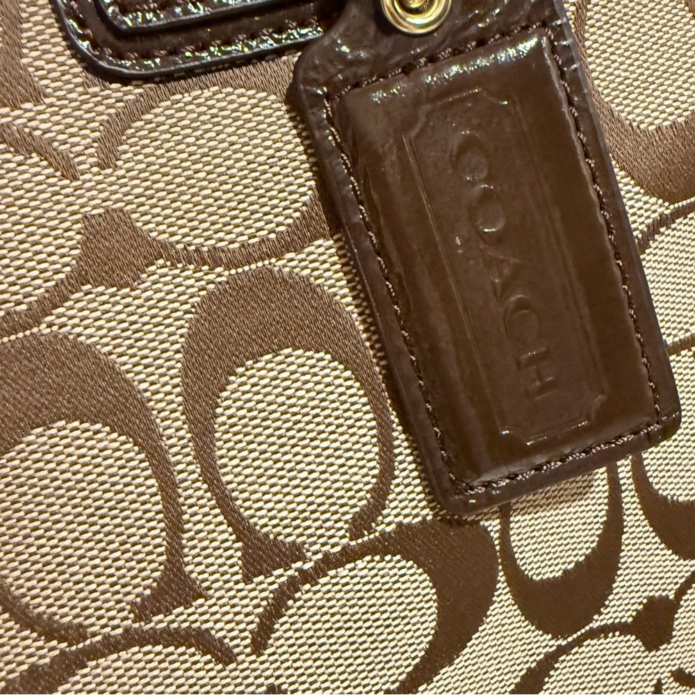Coach Gallery signature Khaki Tote. F19388 - Picture 10 of 16